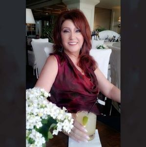 Meet your Posher, Leslie